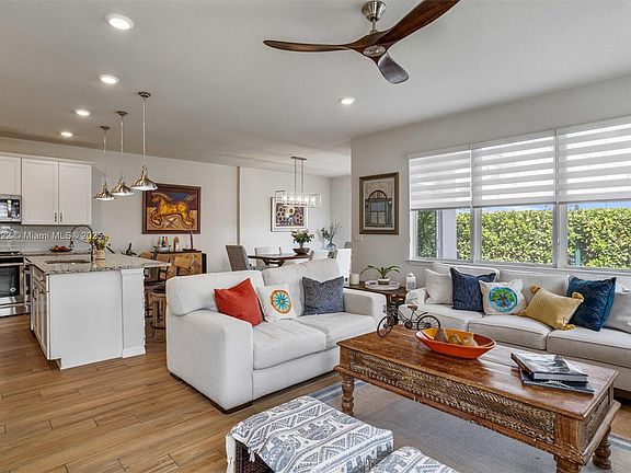 2nd image of 4705 Eucalyptus Dr