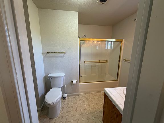 5th image of 3698 Arrowhead St