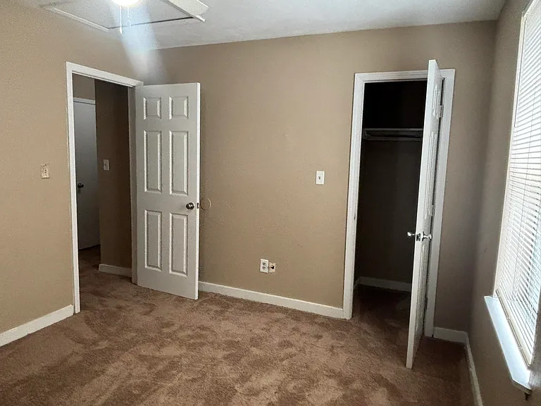 1909 Nekoma Ct — Photo 21