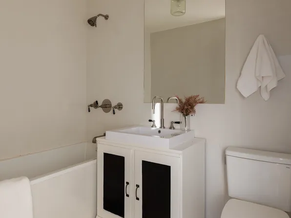 84 Forsyth Street image 9 of 11