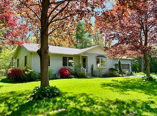 8 Kimberly Ln, Easthampton, MA 01027