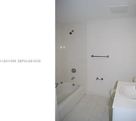 2740 SW 28th Ter #207 — Photo 4