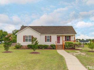 11 Parrish Farm Ln, Benson, NC 27504