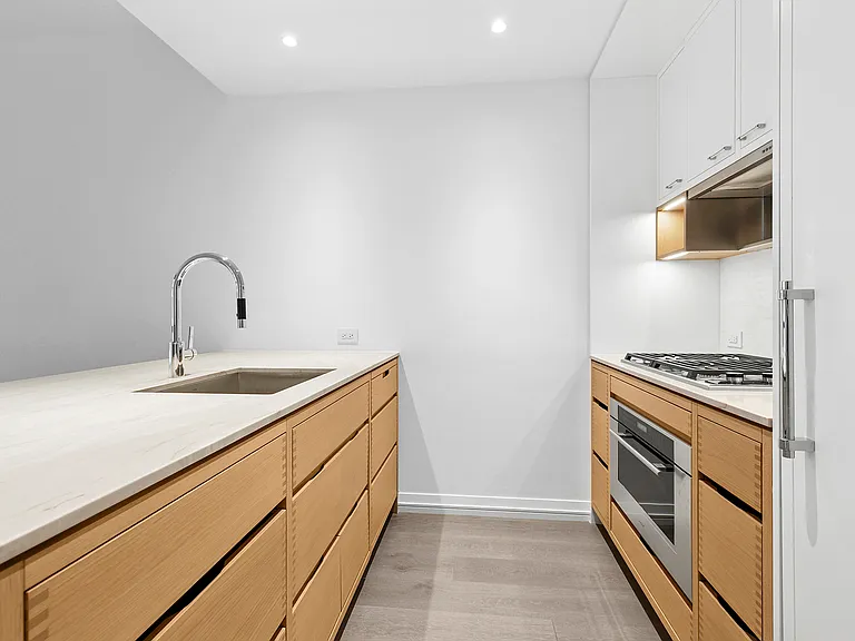 250 W 96th St #5B — Photo 4