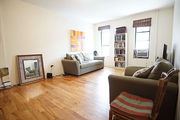 Rented by Mdays Realty | media 31