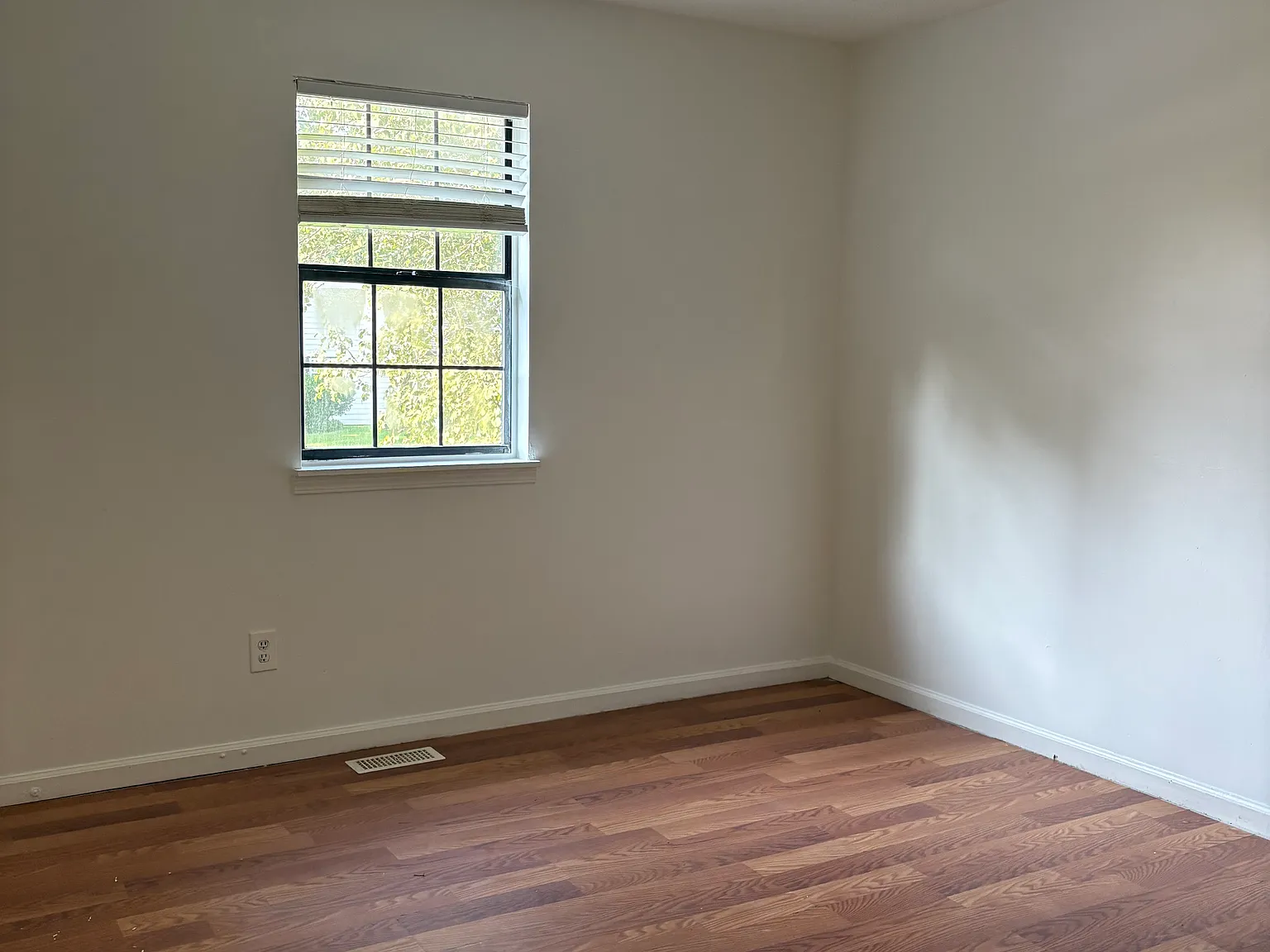4 bed, 1500 sqft, $2,700 — Photo 3