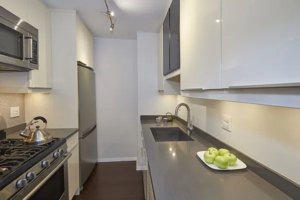 Rented by Brown Harris Stevens | media 9