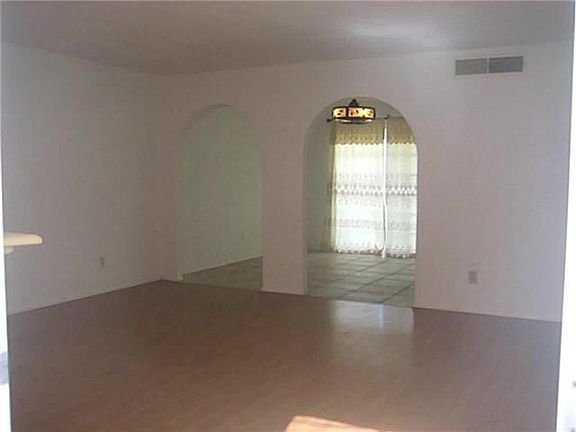 5th image of 338 Villa Canto St
