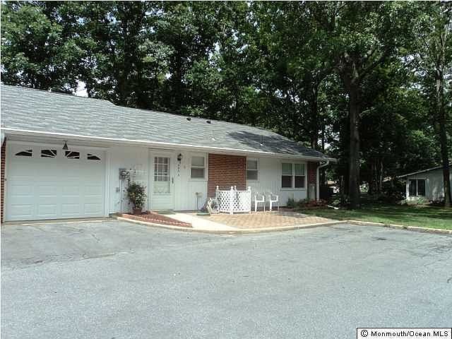 1st image of 465 Thornbury Court #A