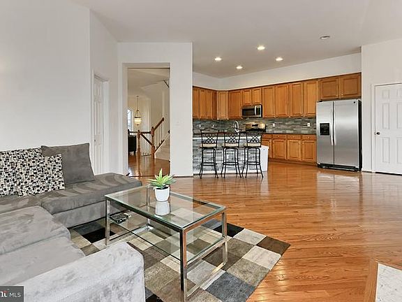 3rd image of 4235 Sonia Ct