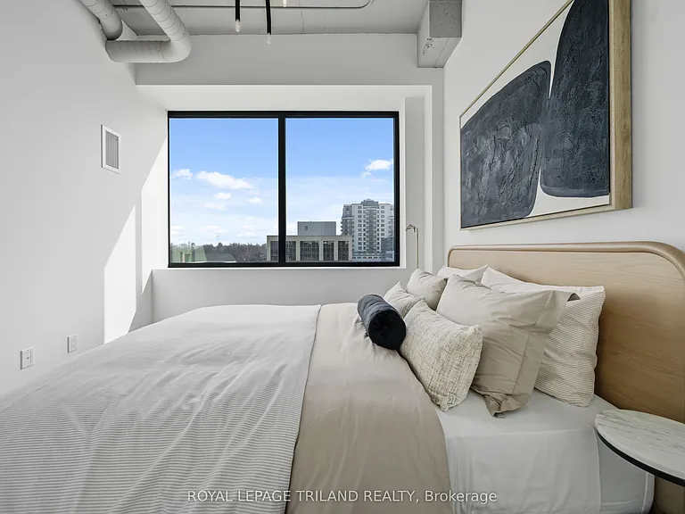 685 Richmond St #209 — Photo 16