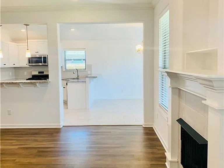 4304 W Newton Ave — Photo 3