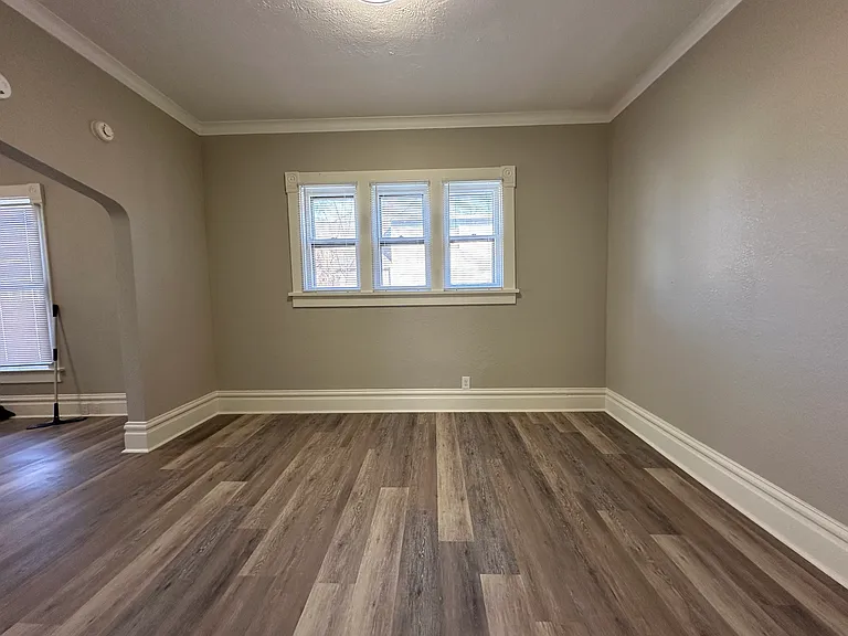 314 E Archer Ave — Photo 8