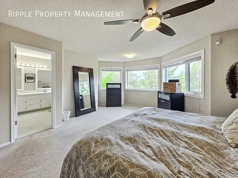 138 Mount Robson Close SE — Photo 28