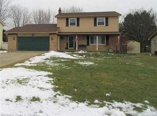 5414 Copley Square Rd, Grand Blanc, MI 48439