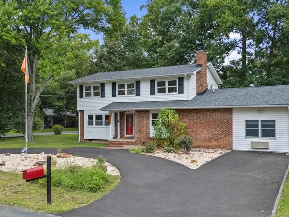 3935 W Shore Dr, Edgewater, MD 21037