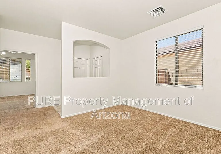 1136 E Nickleback St — Photo 20
