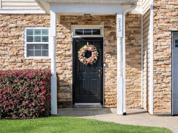 215 Marshland Ln, Greer, SC 29650