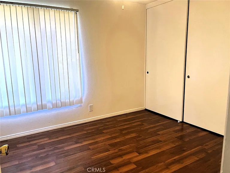 2045 Chevy Chase Dr — Photo 10