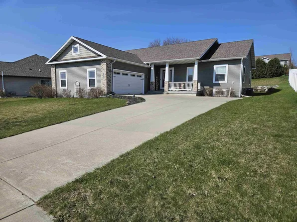 212 Chapel Hill Dr, Johnson Creek, WI 53038
