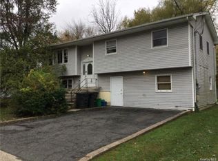 21 Zeissner Ln, Spring Valley, NY 10977