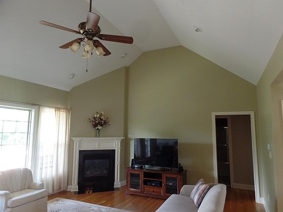 5th image of 336 Sweet Grass Way