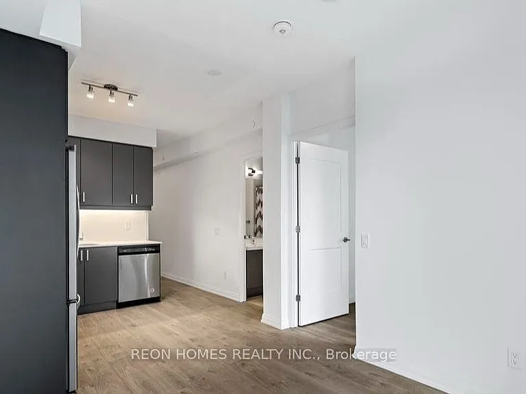 7895 Jane St #807 — Photo 4