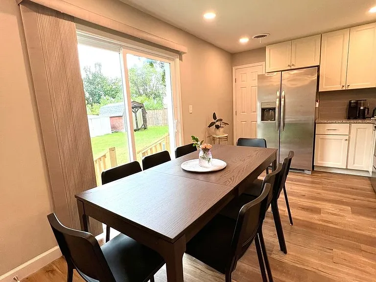 908 Serf Ct — Photo 18