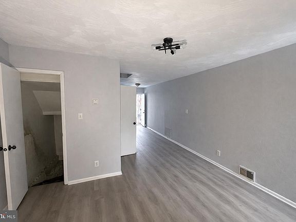 5th image of 3025 W Lanvale St