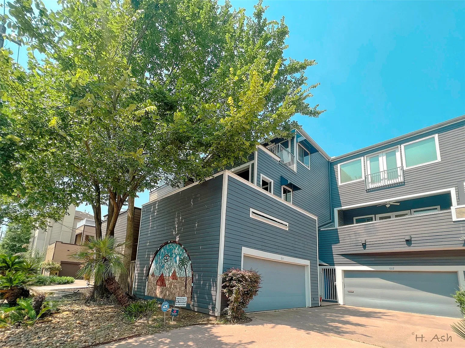 2 bed, 2.5 bath, 1872 sqft, $3,150 — Photo 3