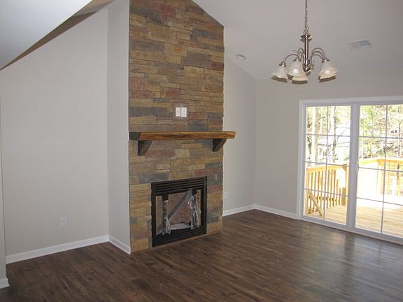 3rd image of 134 Brookwood Creek Dr