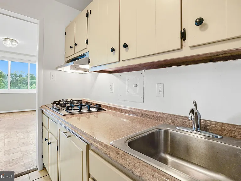 10500 Rockville Pike #605 — Photo 14