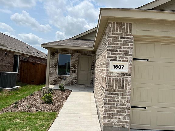 2nd image of 1507 Forge Pond Ln