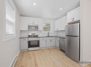 4 Manor Dr #F, Groveland, MA 01834