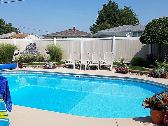 4th image of 23 Penwood Dr