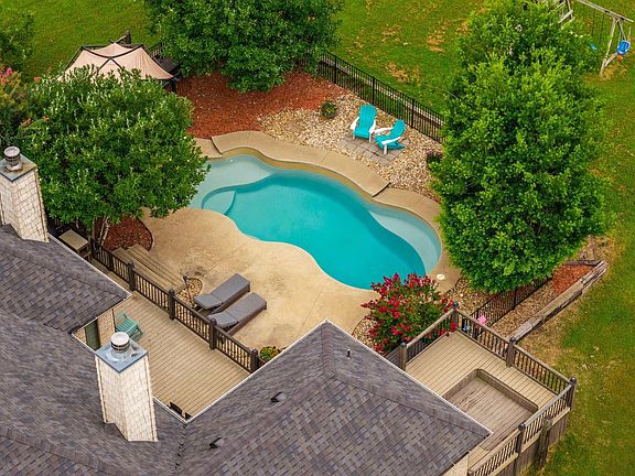 3rd image of 36 Valley Meadows Dr