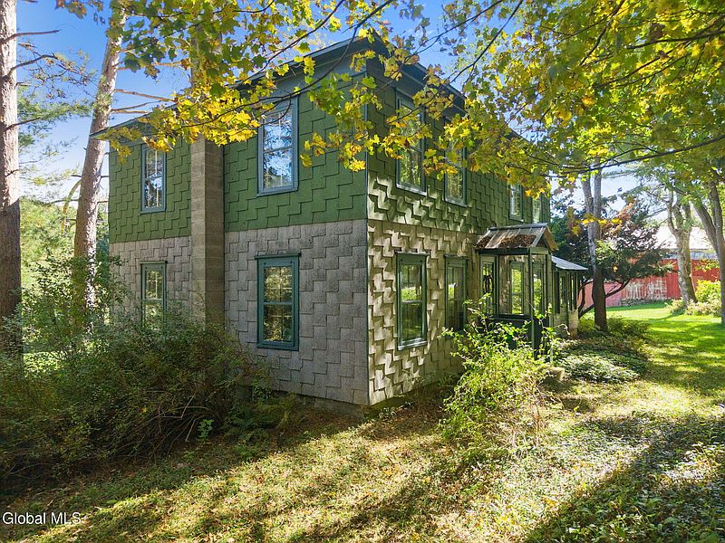 4th image of 164 Lang Road