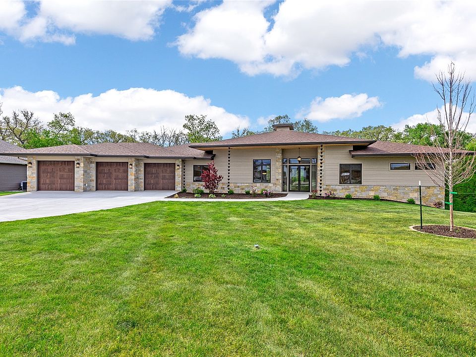 1st image of 215 Northridge