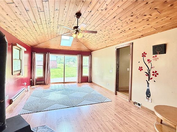 4th image of 312 Berg Rd