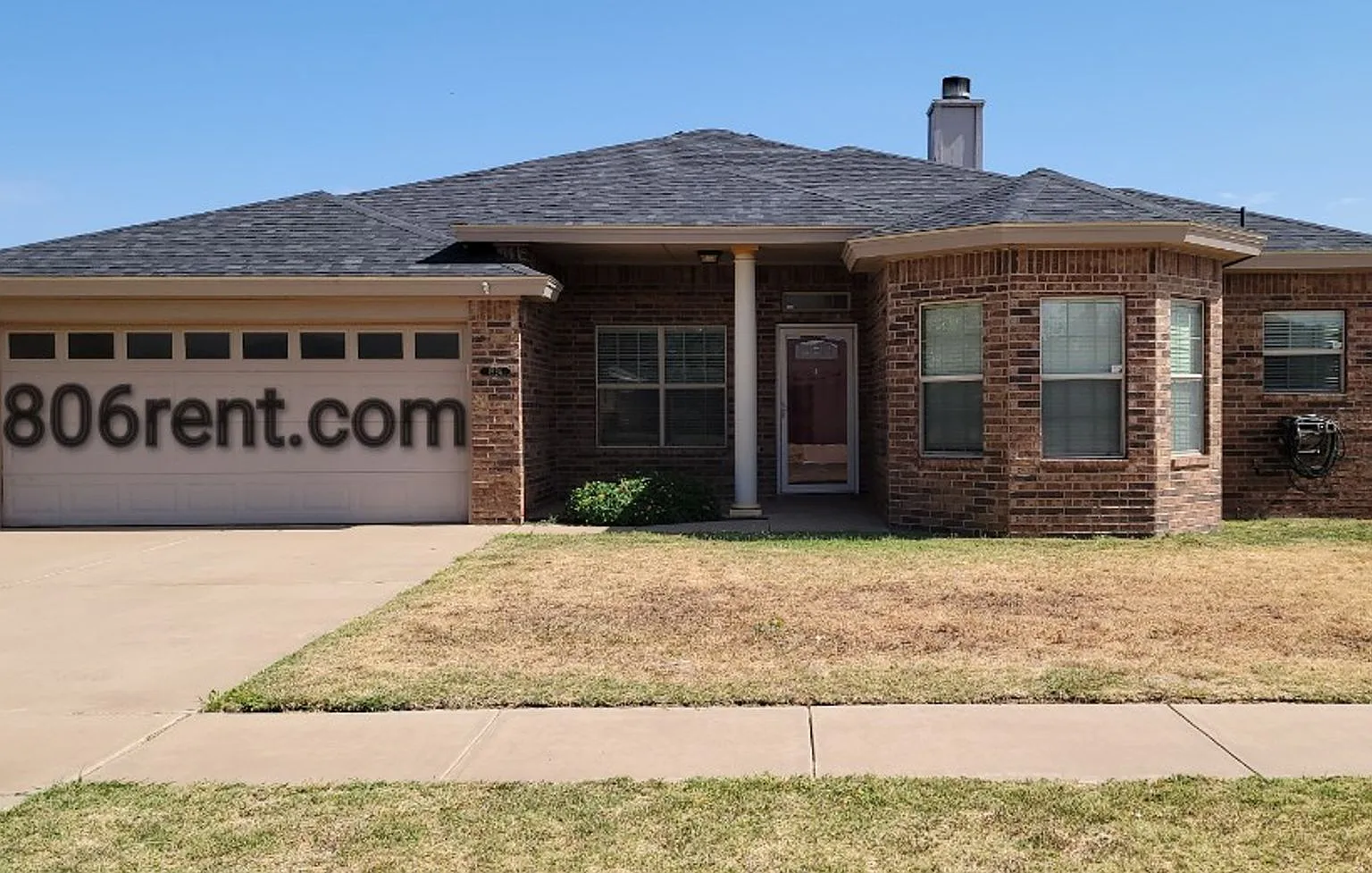 Spacious 4/2/2 on a Corner Lot — Photo 1