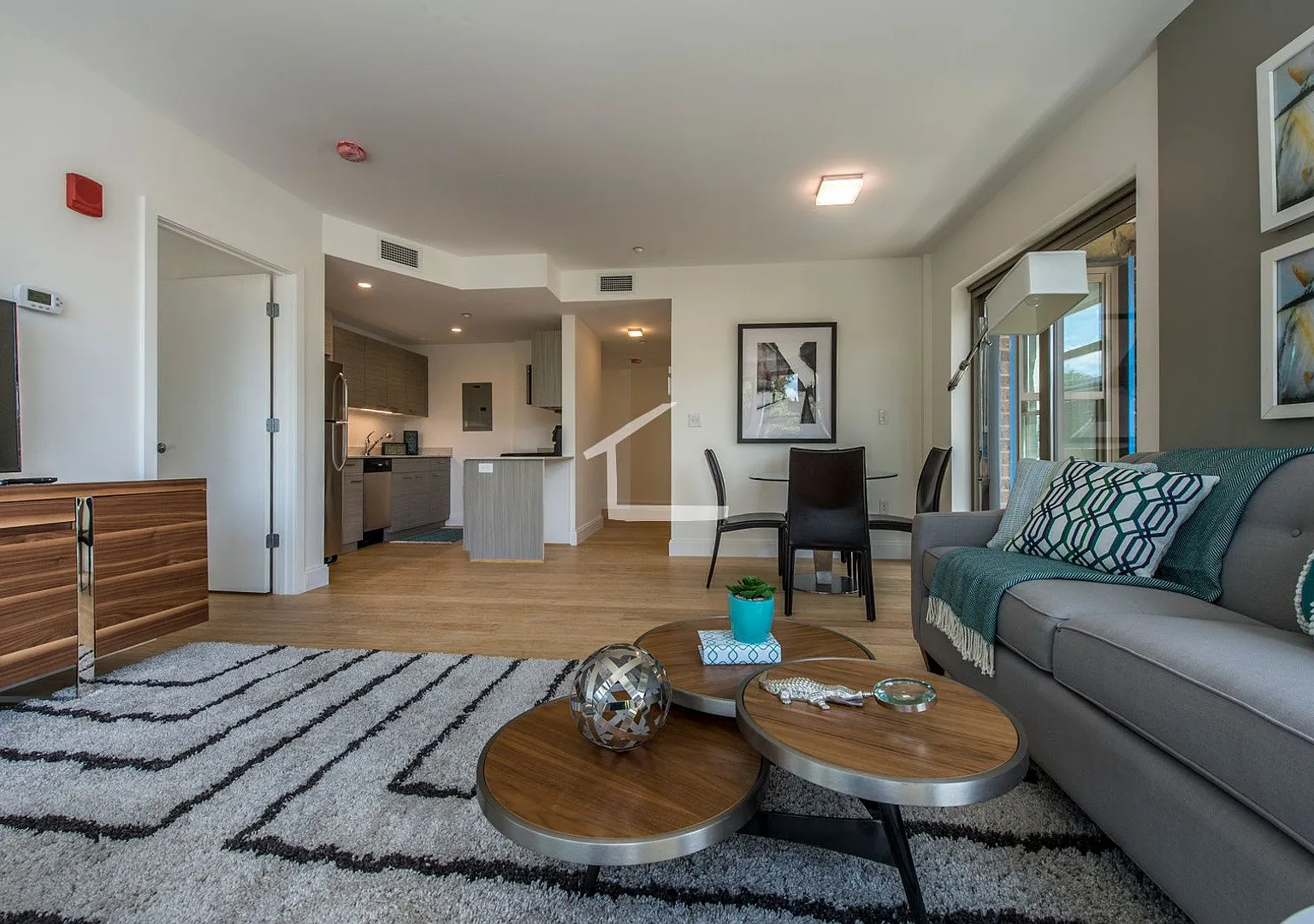 Amazing 2 bed 2 bath in Allston.... — Photo 1