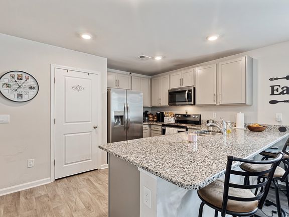 2nd image of 276 Country Grove Way