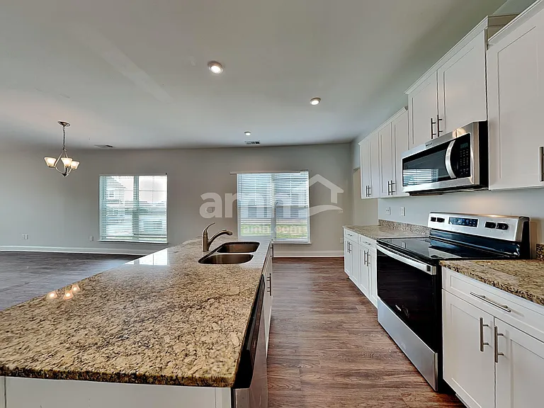 5305 Tupelo St — Photo 4