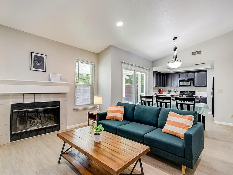 9313 Hoyleton Way — Photo 1