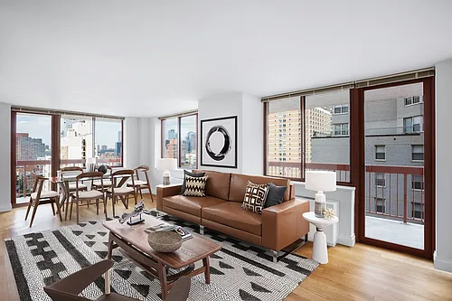 260 W 52nd St Photo 1