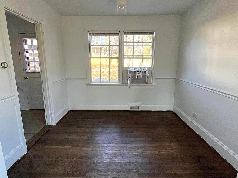 1545 Rugby Ave — Photo 8