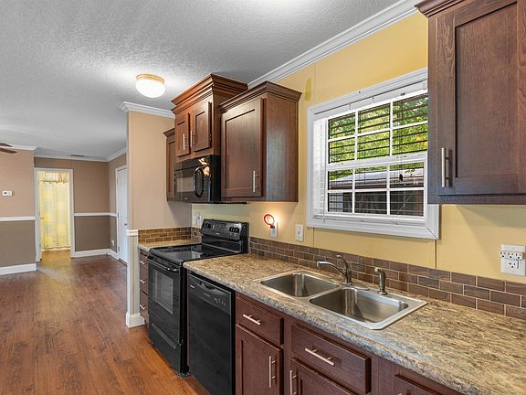 4th image of 9 Topsail Ln.
