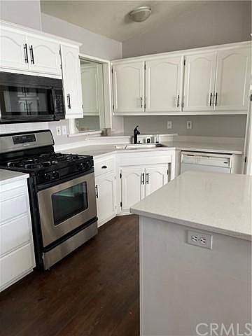 2nd image of 2090 Anzio Ave