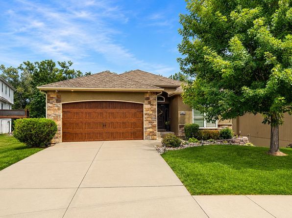 4805 NE Fairway Homes Dr