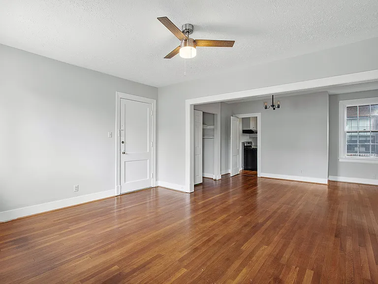 210 N Stafford Ave #21 — Photo 6